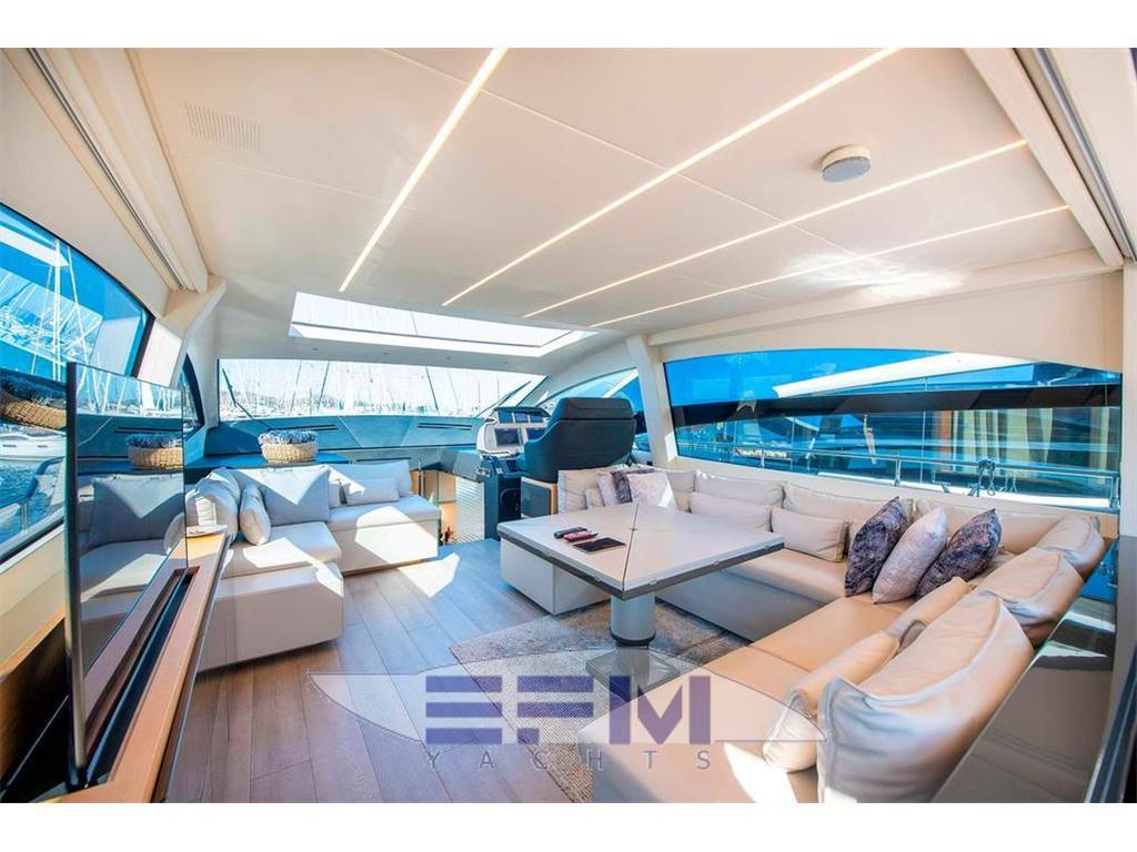 Pershing 70