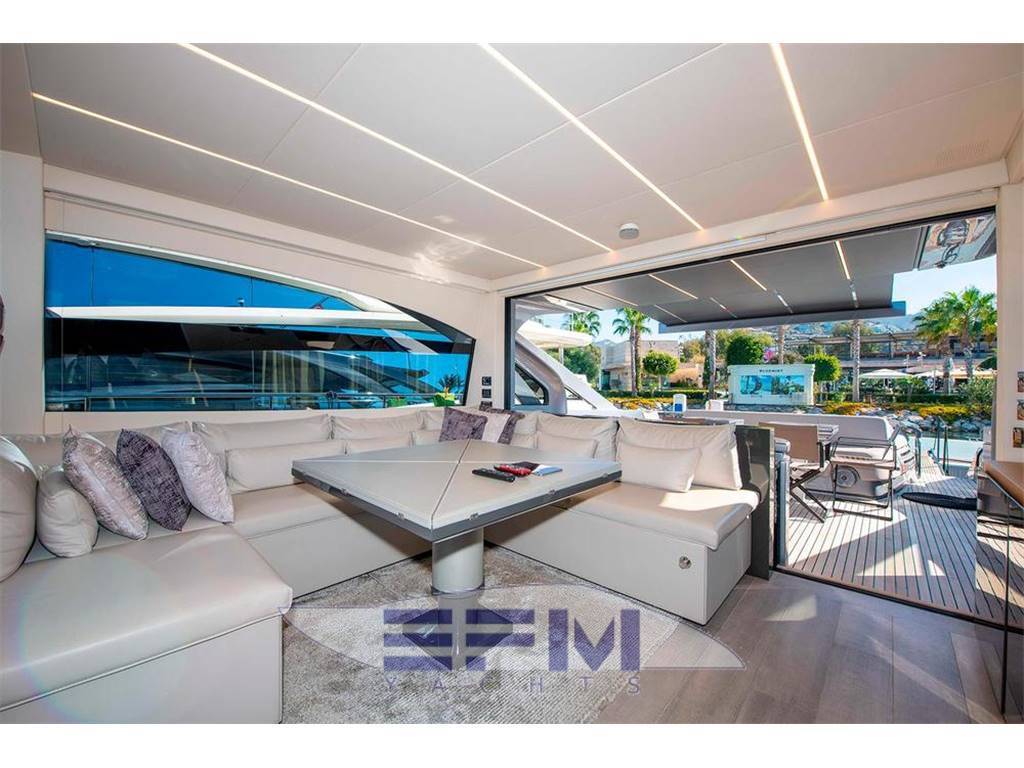 Pershing 70
