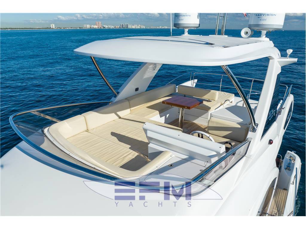 Azimut 54 fly