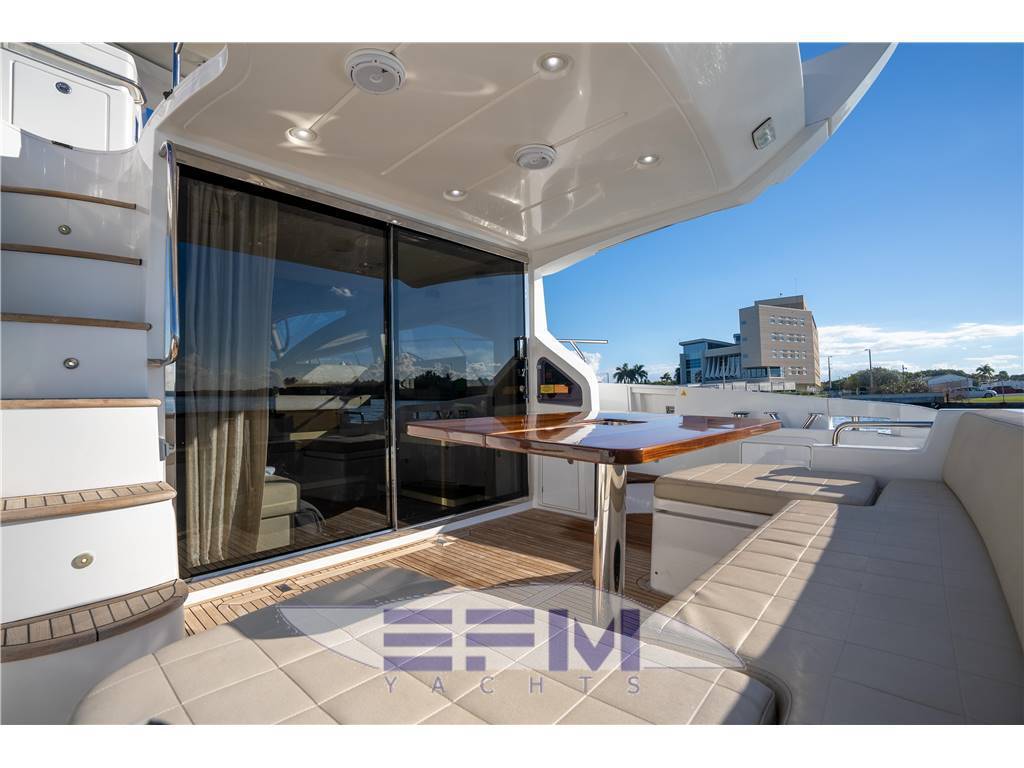 Azimut 54 fly