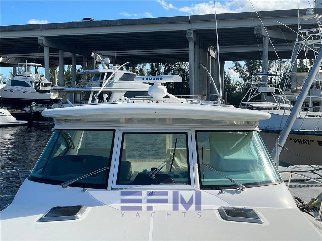 Tiara 3800 open