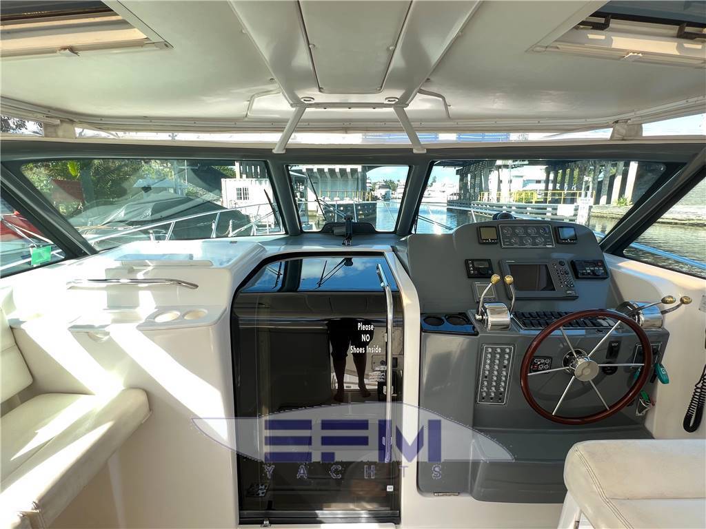 Tiara 3800 open