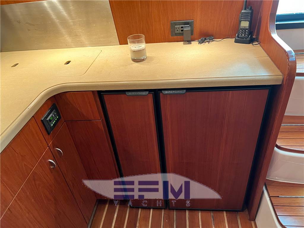 Tiara 3800 open