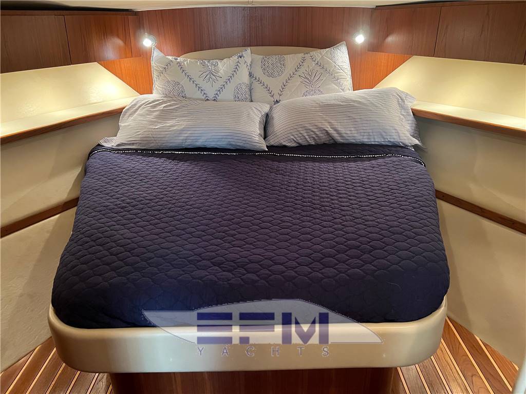 Tiara 3800 open