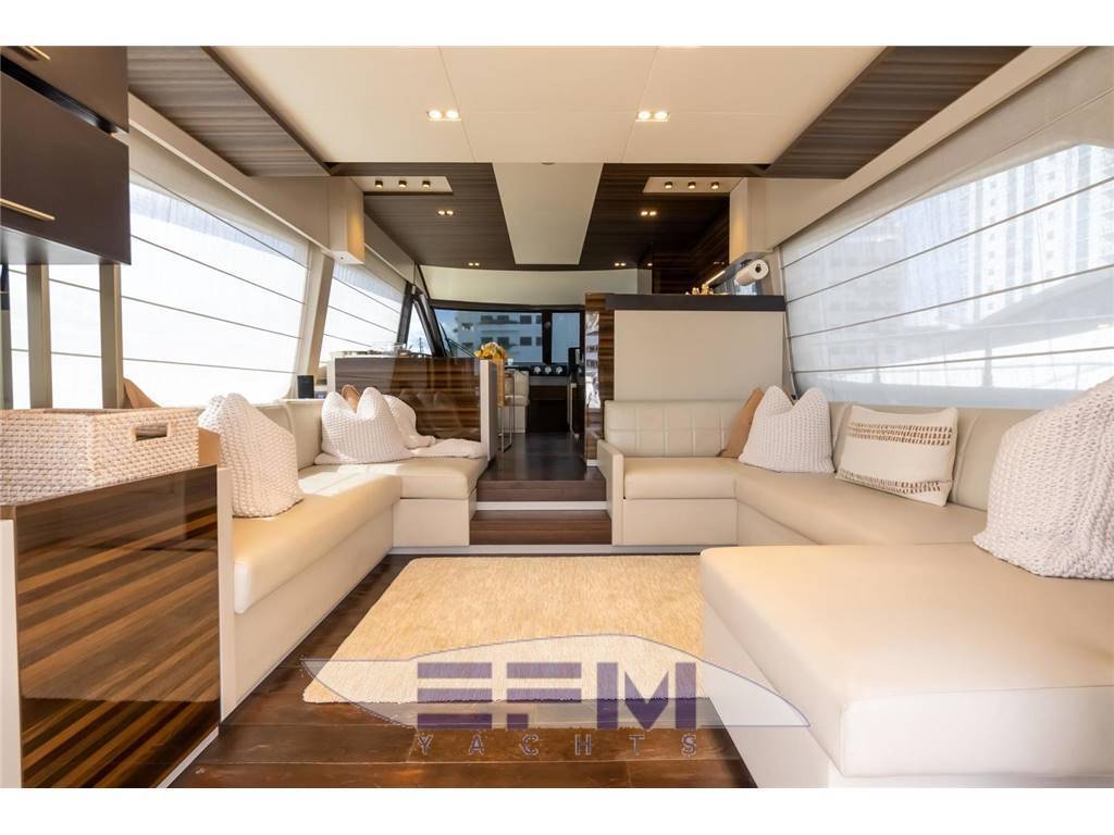 Ferretti yachts 670