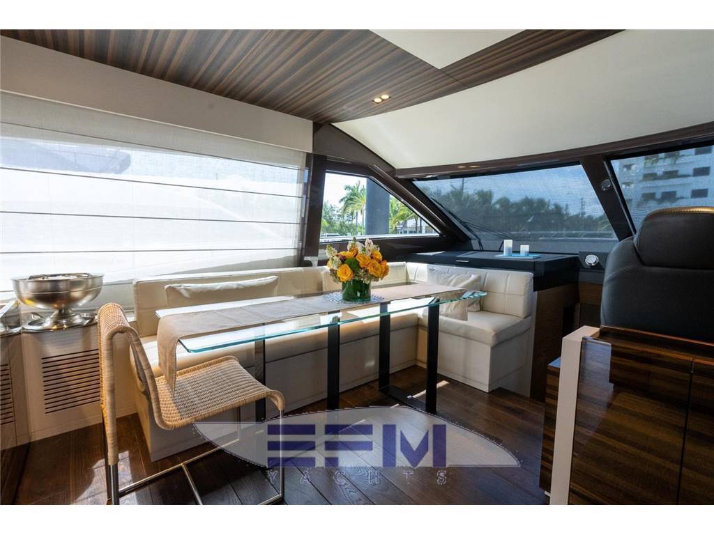 Ferretti yachts 670