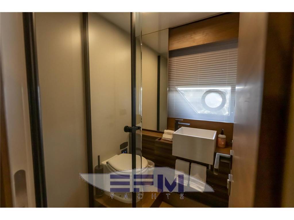 Ferretti yachts 670