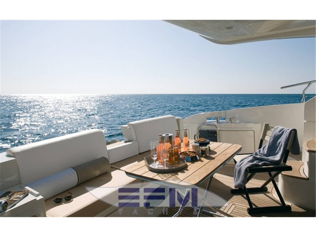 Azimut 48 fly