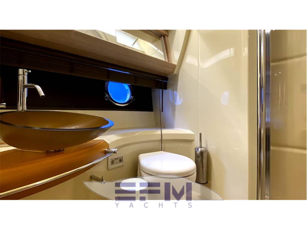 Azimut 48 fly