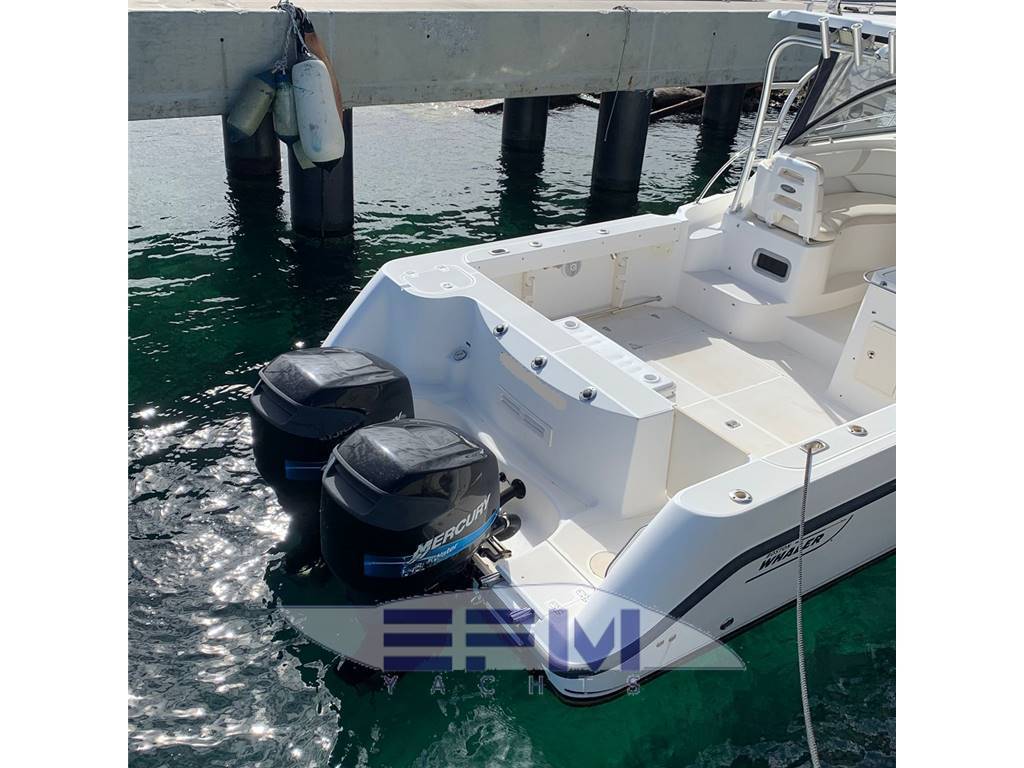 Boston whaler 305 conquest