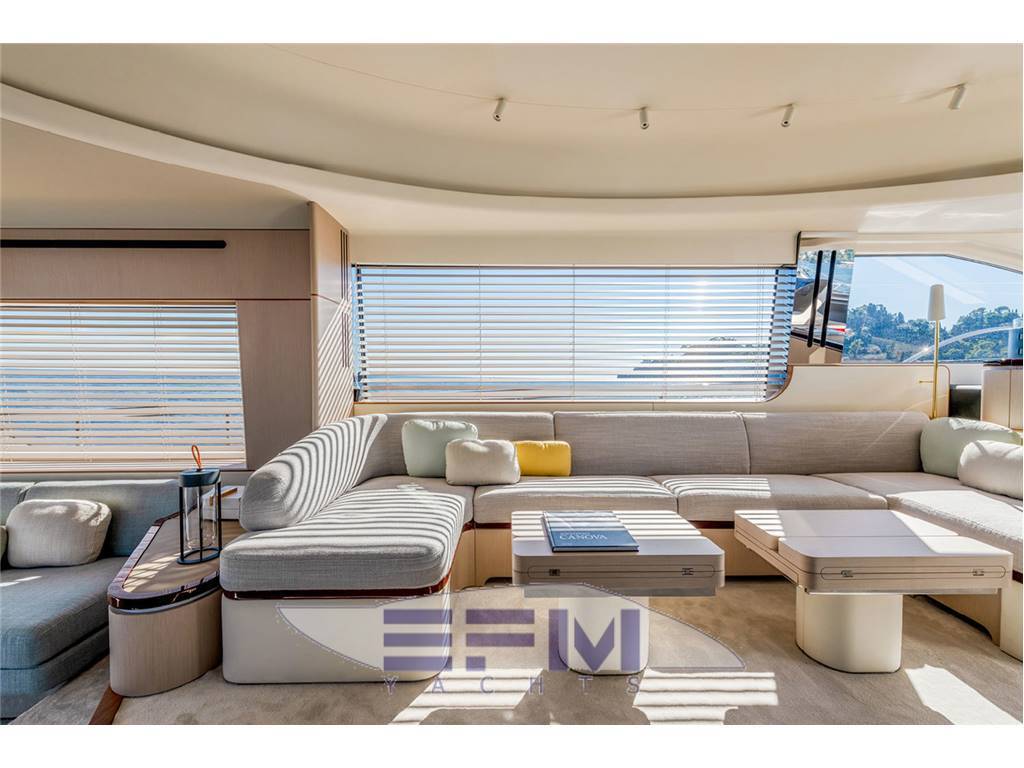 Azimut 68 fly