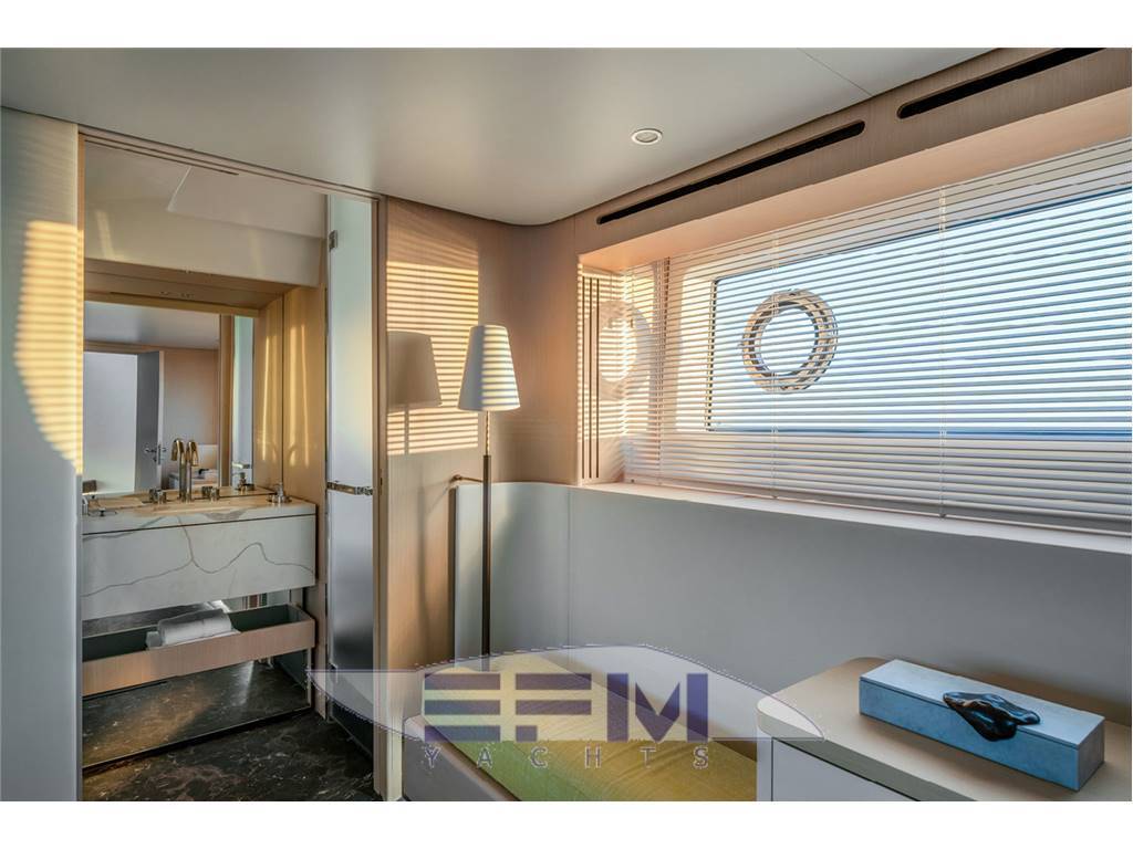 Azimut 68 fly