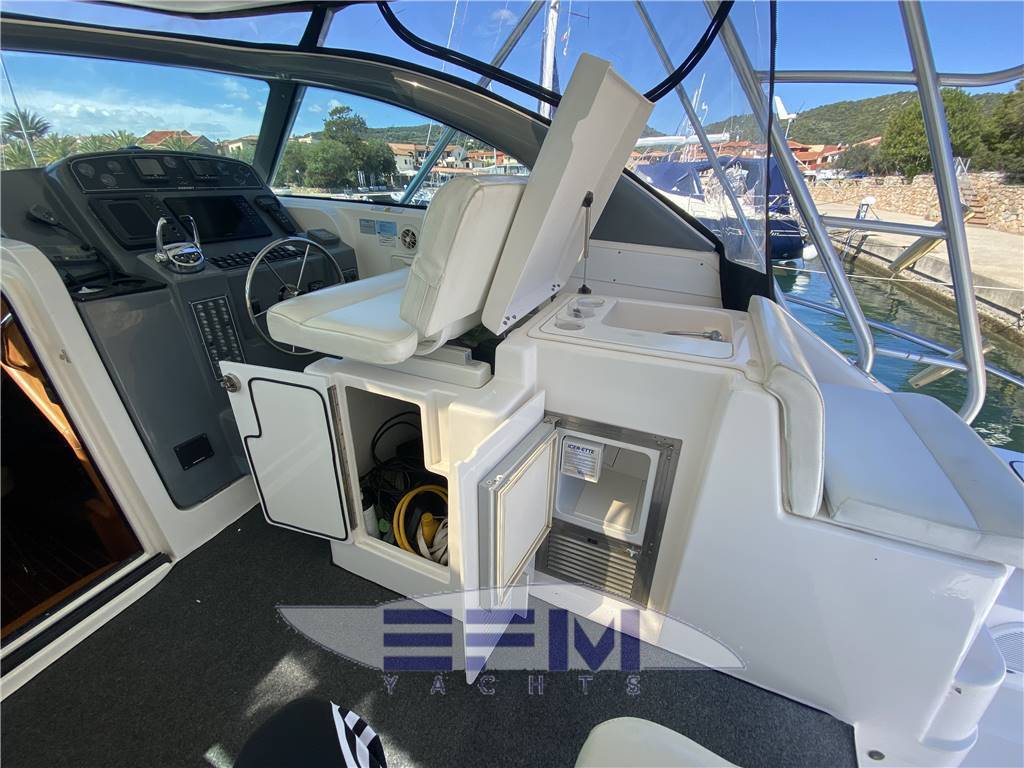 Pursuit 3800 express