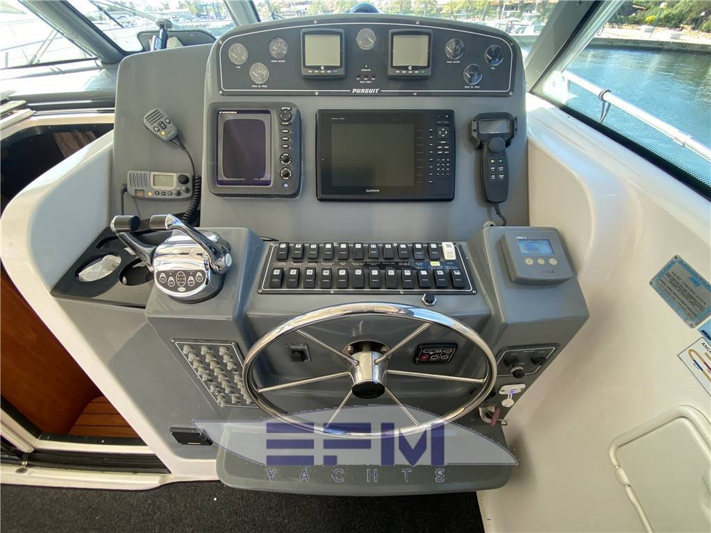 Pursuit 3800 express