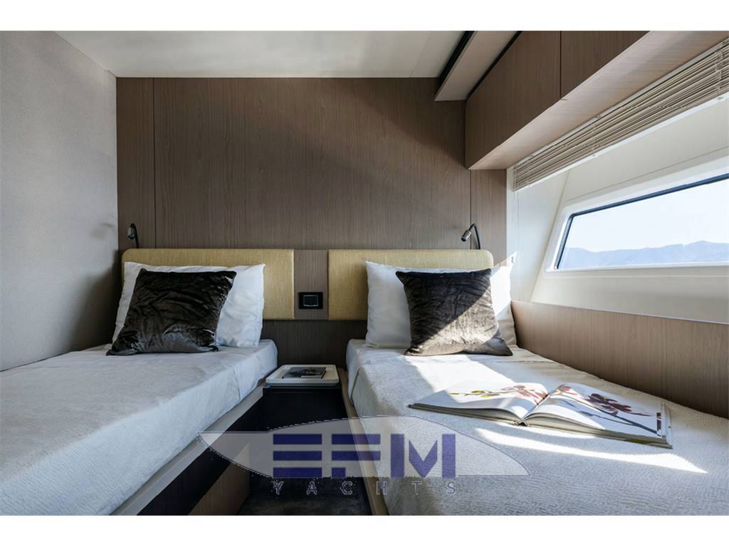 Azimut 72