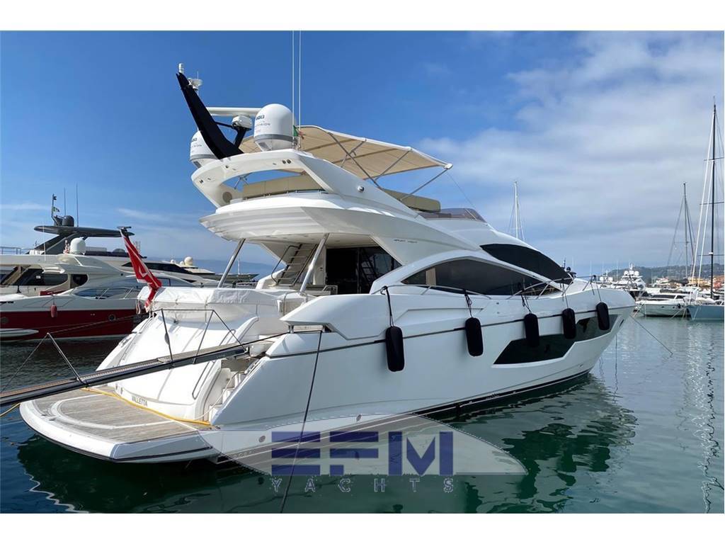 Sunseeker 80 yacht