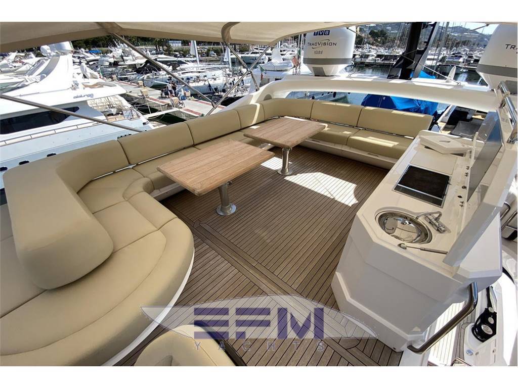 Sunseeker 80 yacht