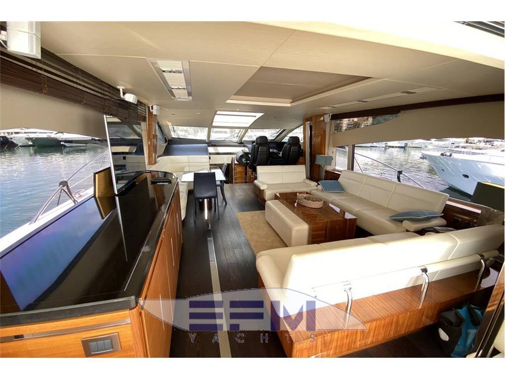 Sunseeker 80 yacht