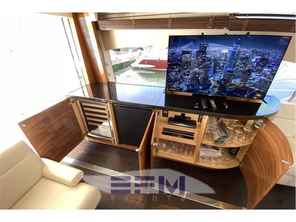 Sunseeker 80 yacht