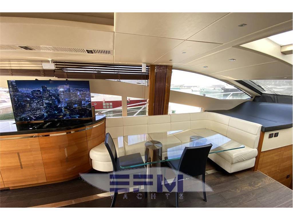 Sunseeker 80 yacht