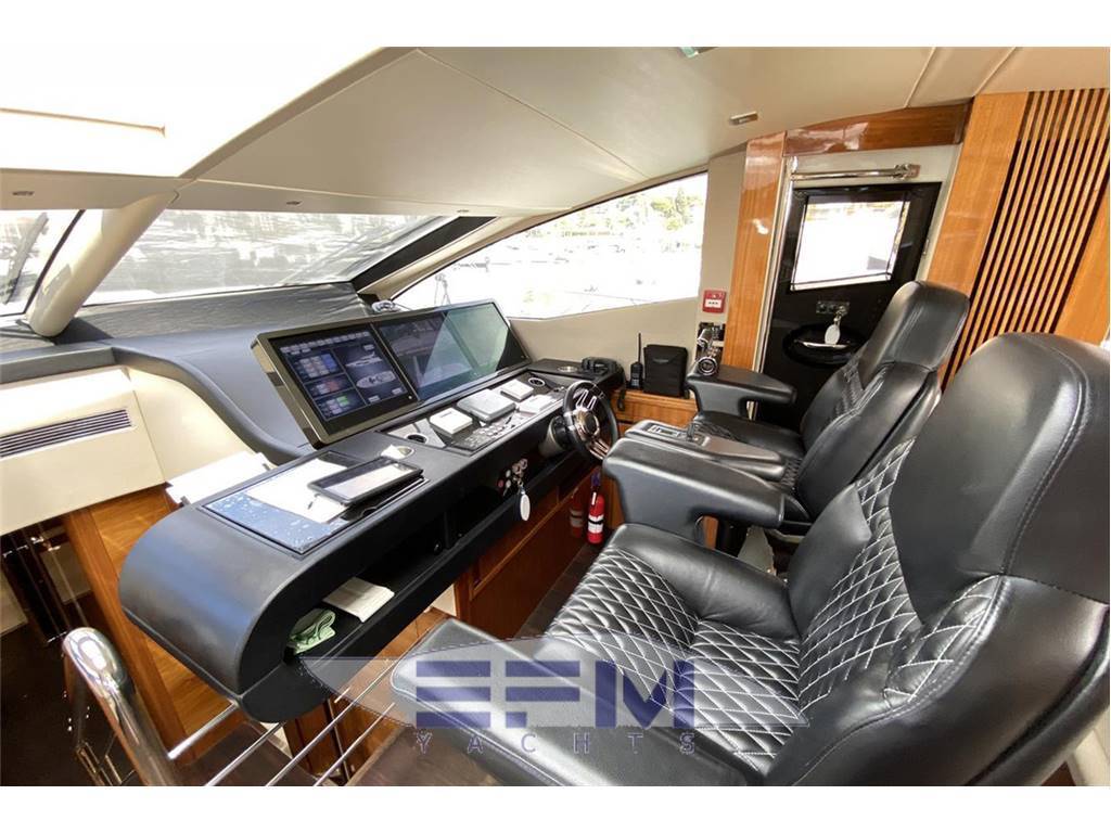 Sunseeker 80 yacht