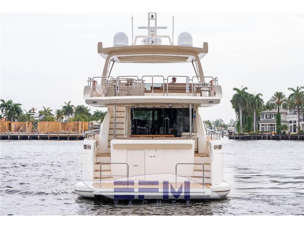 Azimut 78 fly