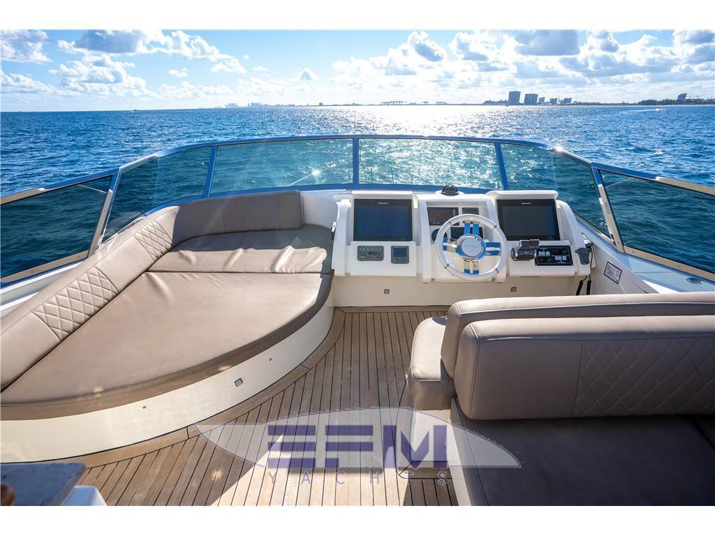 Azimut 78 fly