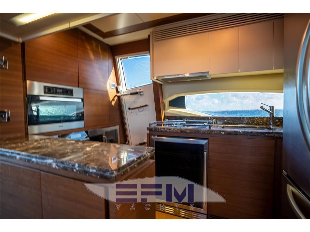 Azimut 78 fly