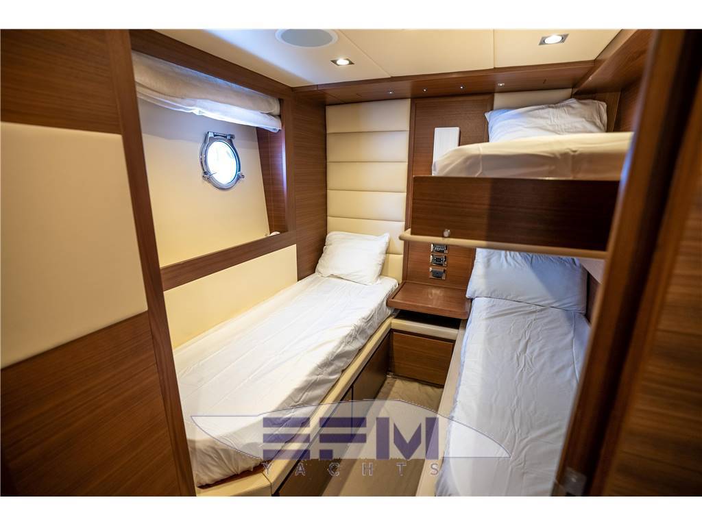 Azimut 78 fly