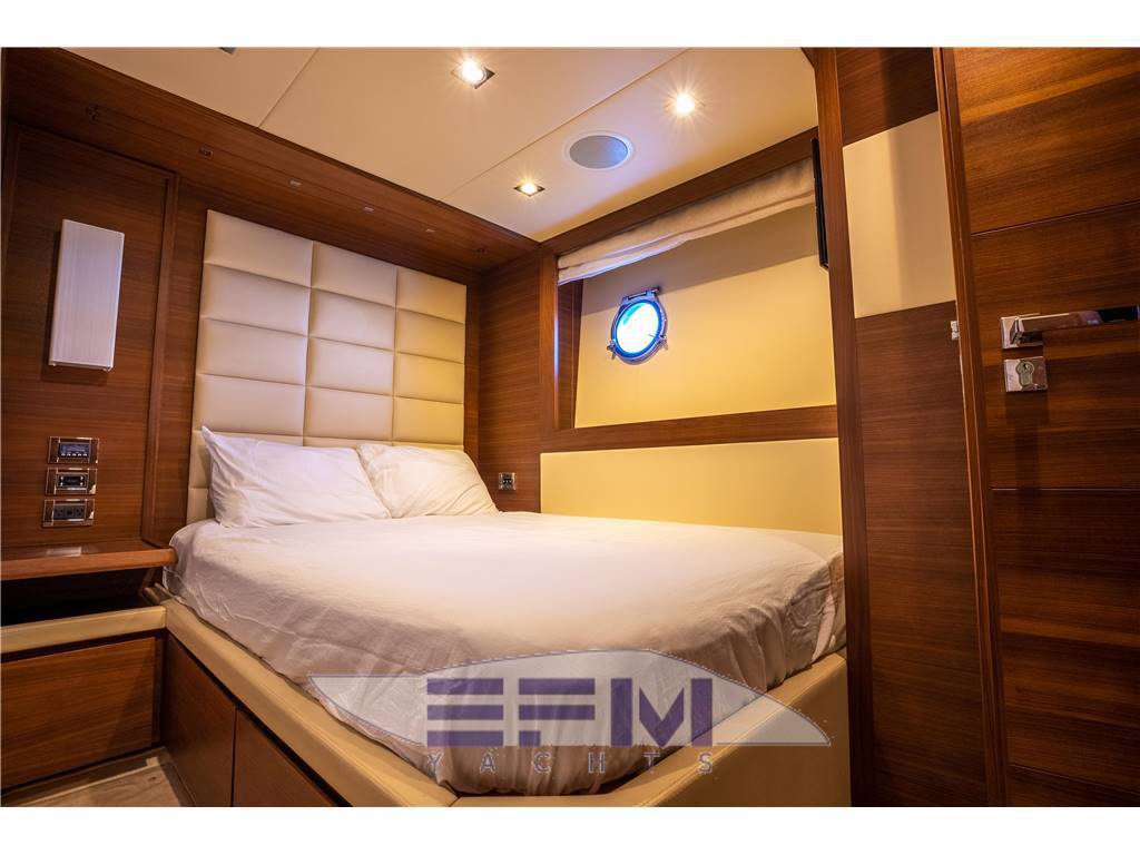 Azimut 78 fly