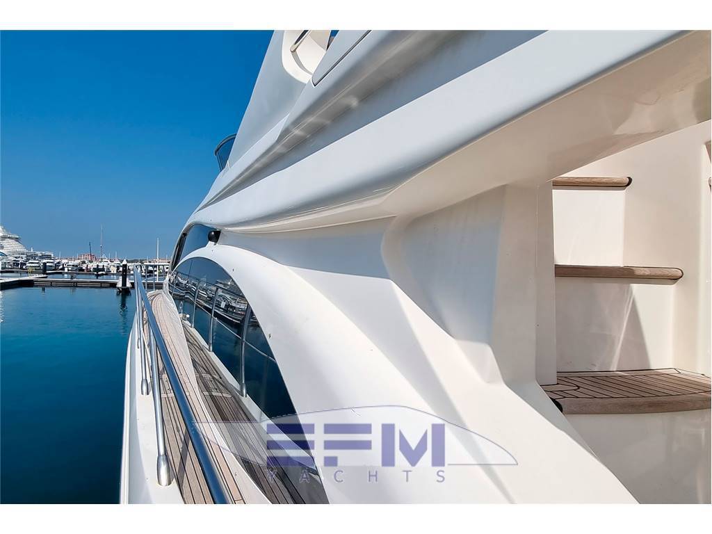 Azimut benetti 58 fly