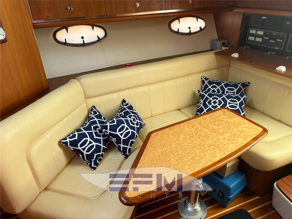 Tiara 3200
