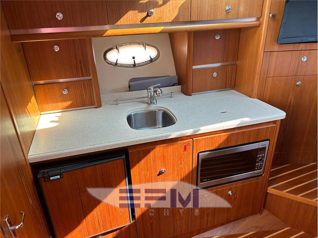 Tiara 3200