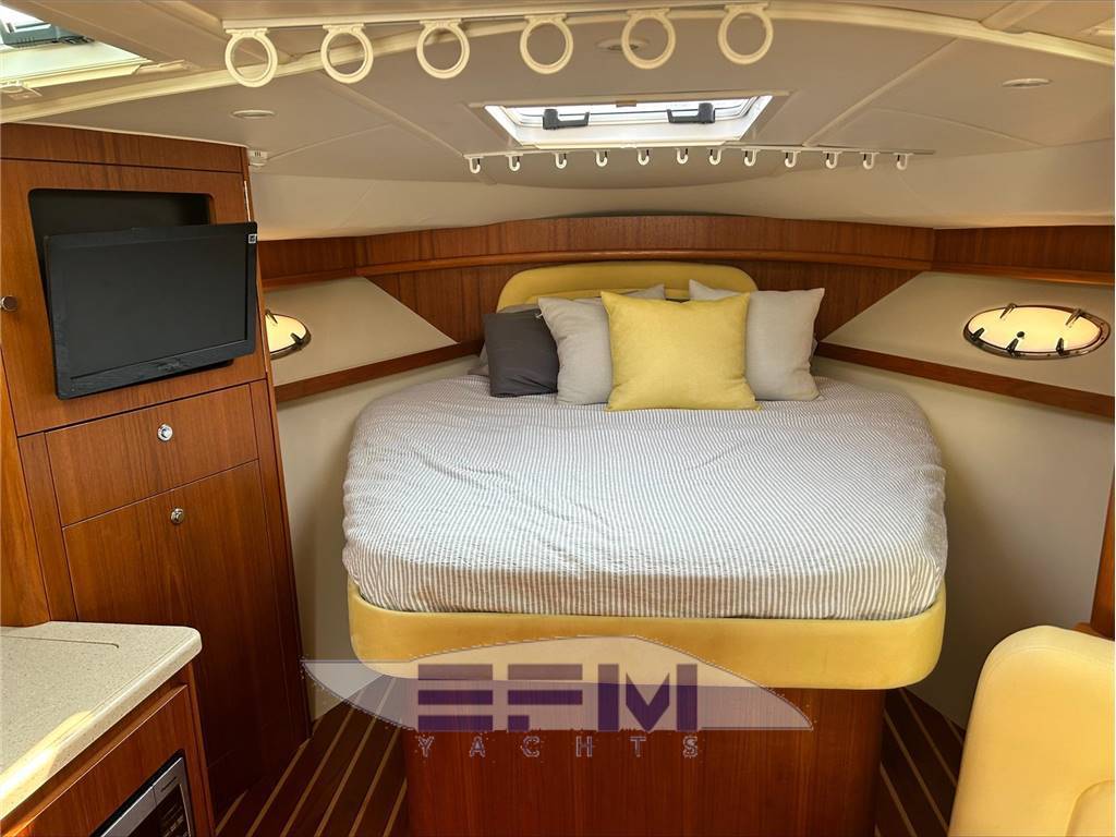 Tiara 3200
