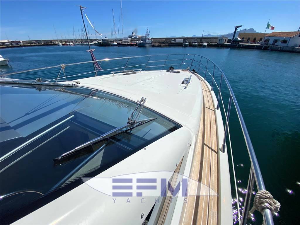 Azimut 68s