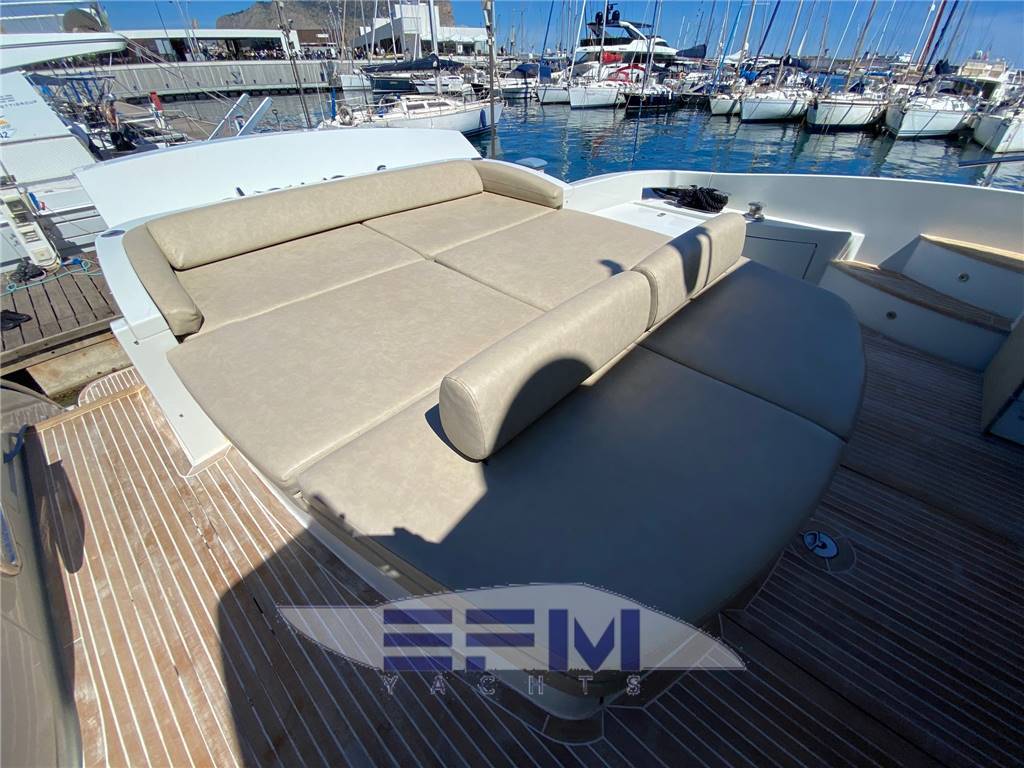 Azimut 68s