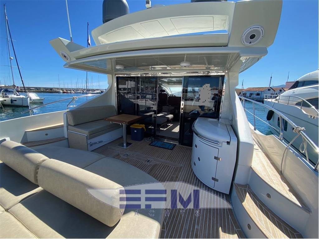 Azimut 68s