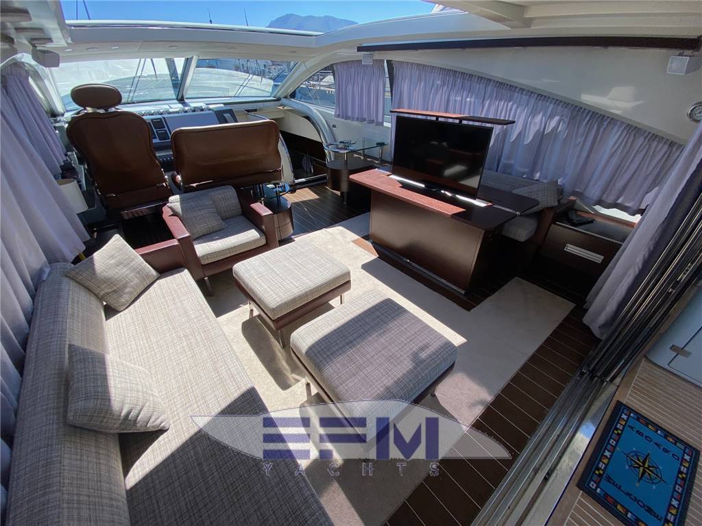 Azimut 68s