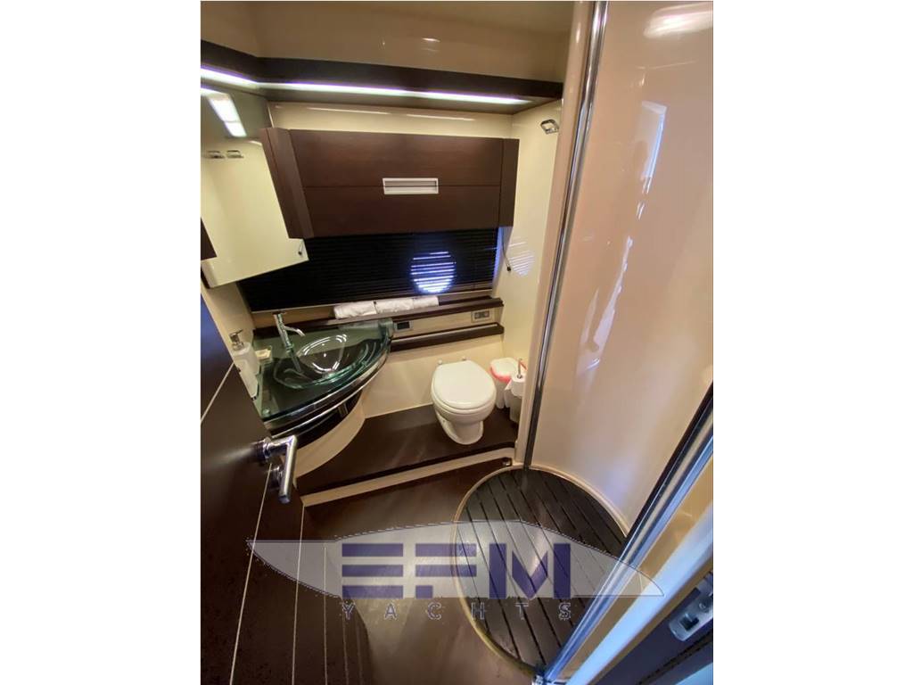 Azimut 68s