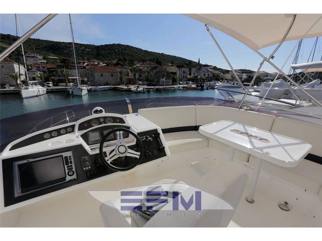 Princess yachts 42 fly