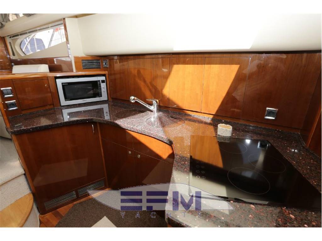 Princess yachts 42 fly