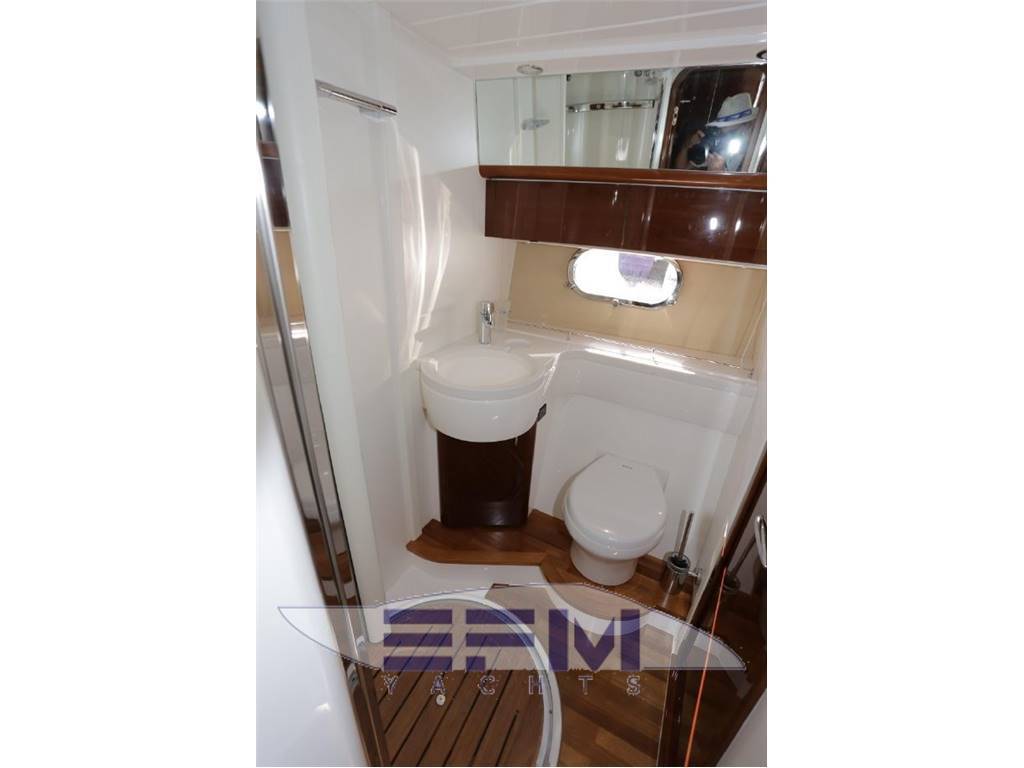 Princess yachts 42 fly