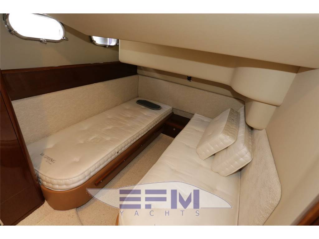 Princess yachts 42 fly