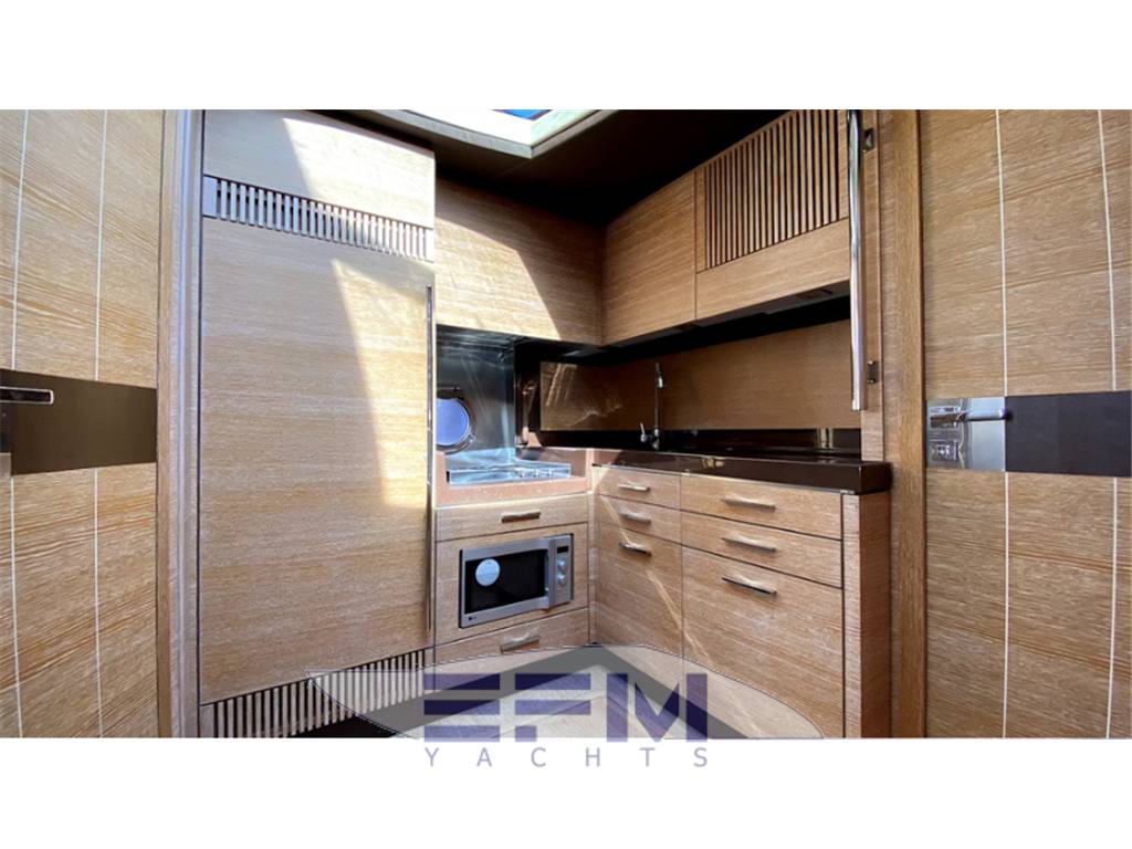 Azimut benetti 48 fly