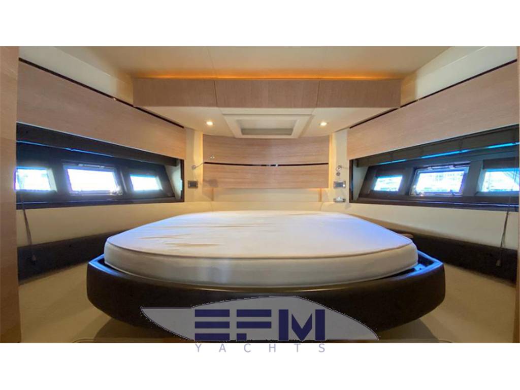 Azimut benetti 48 fly