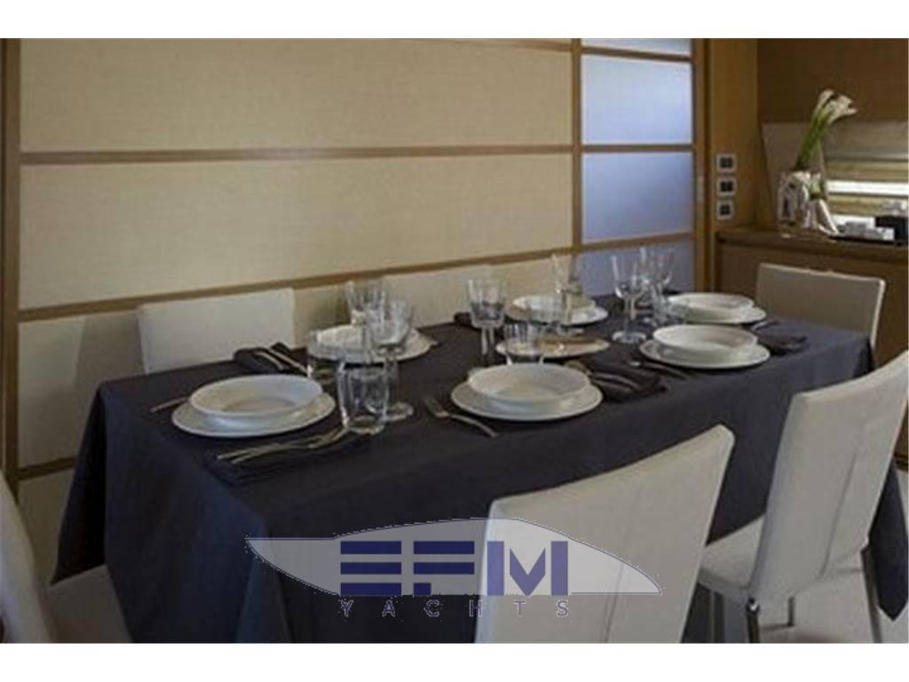 Ferretti 780