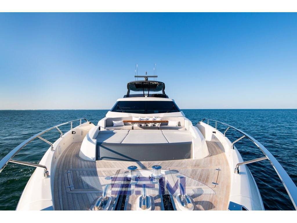 Ferretti 850