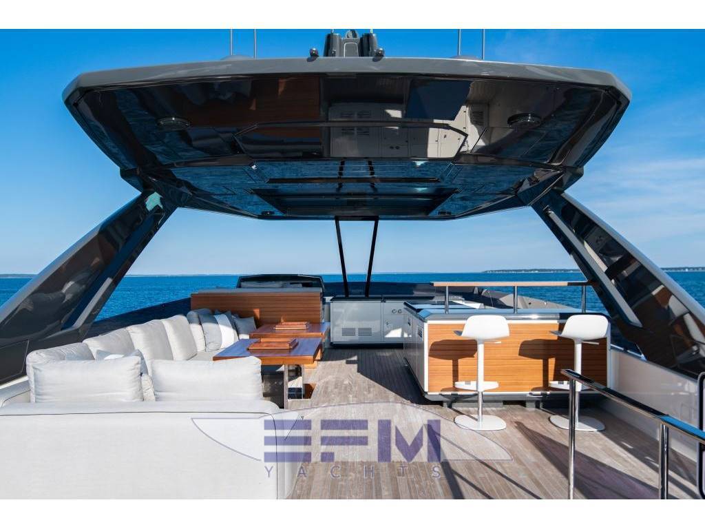 Ferretti 850