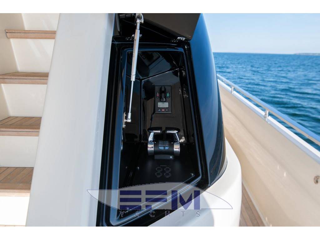 Ferretti 850