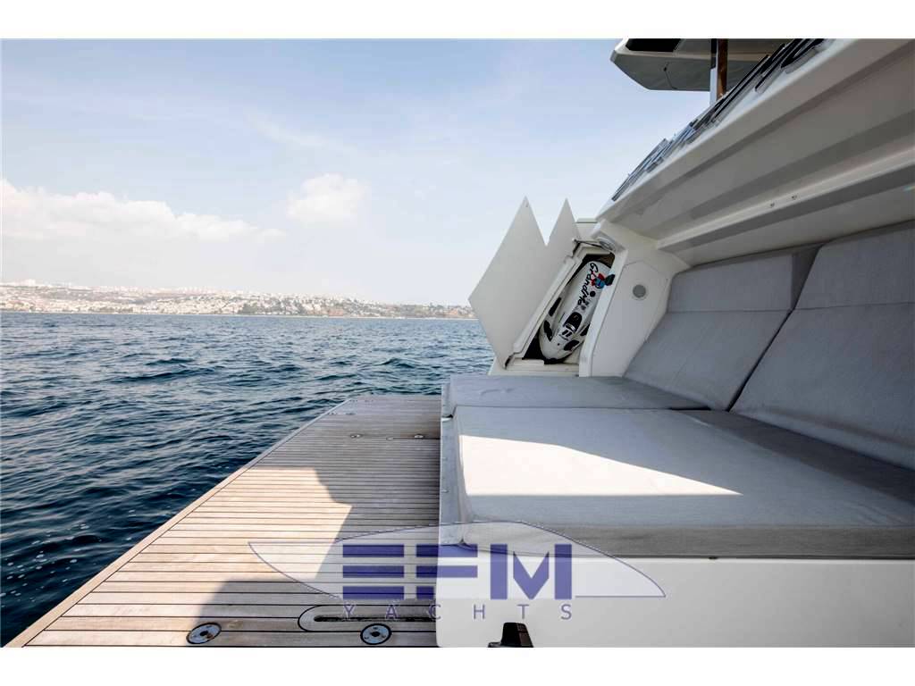 Ferretti 780